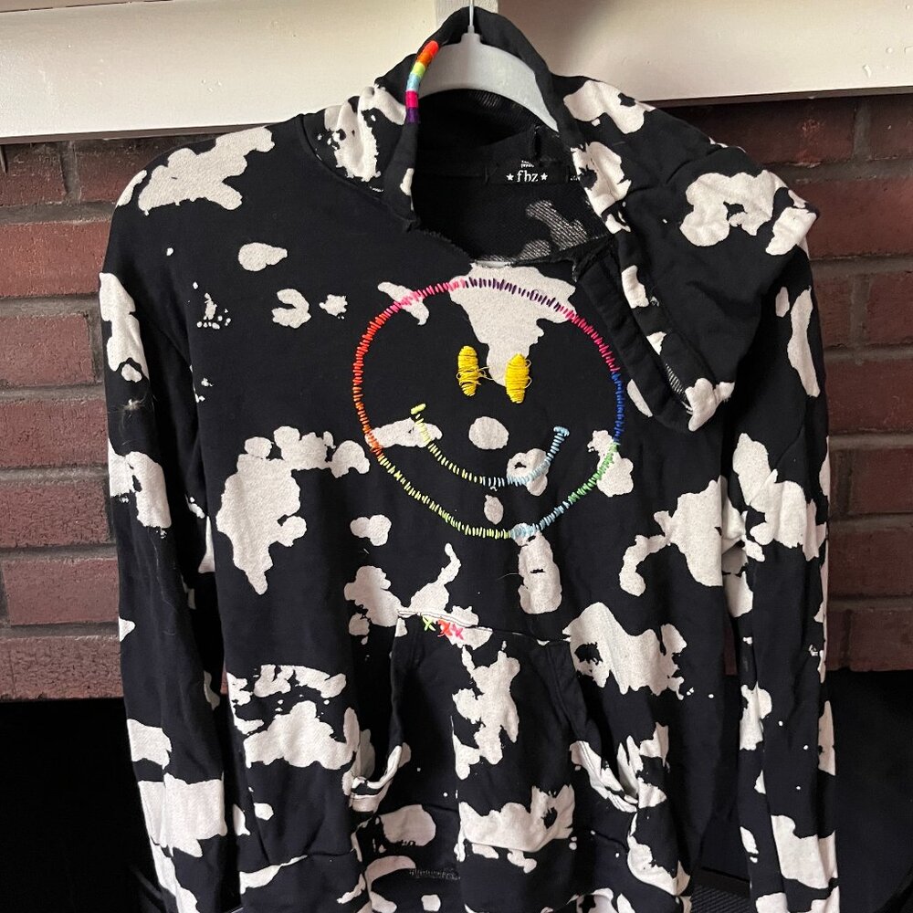 fbz bleached-look sweats with embroidered smiley